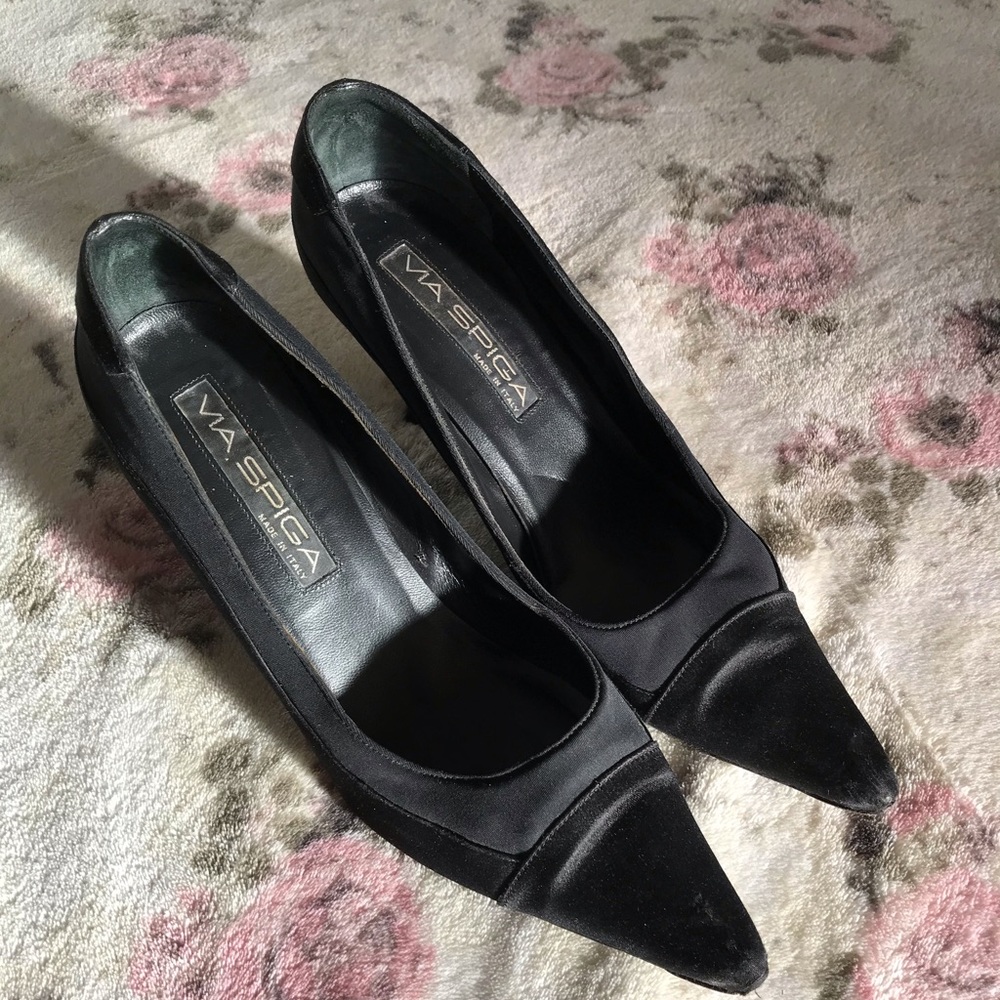 Black heeled VIA SPIGA 🦋🖤
